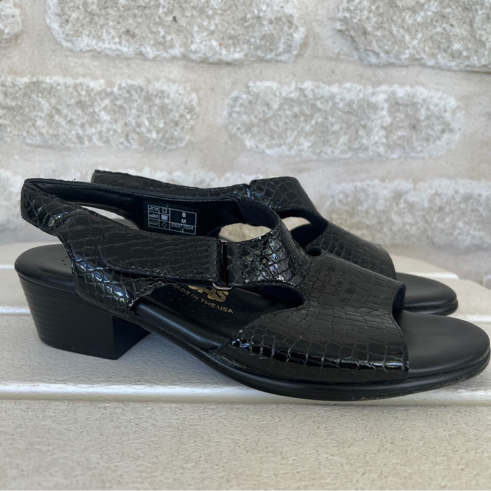 SAS patent leather croc Suntimer sandals black low heel comfort 8